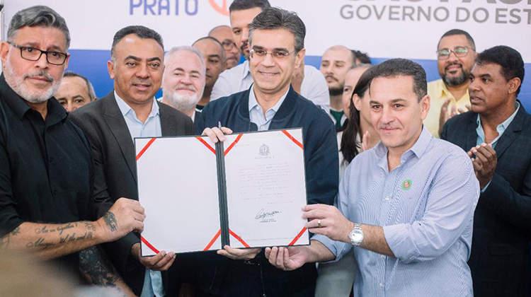 Governador Rodrigo Garcia assina autorização para obras da Raposo Tavares
