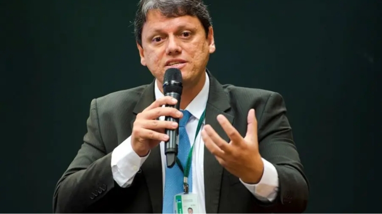 Tarcísio em visita à região faz discurso e promessa 