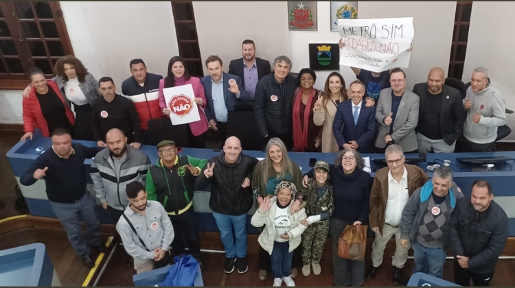 Noite de movimento contra pedágios na Raposo Tavares une Cotia