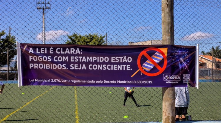 Fogos de artifício com estampido estão proibidos em Cotia: Prefeitura reforça campanha de conscientização