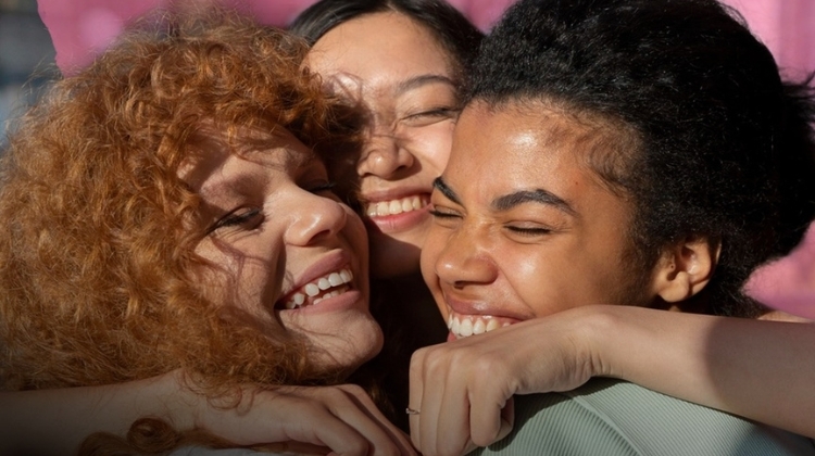 Shopping Granja Vianna celebra o mês da mulher com exposições, ação social e aula de spinning