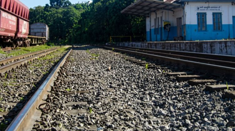 Uma pessoa morre e outra fica gravemente ferida após acidente com trem em Caucaia do Alto