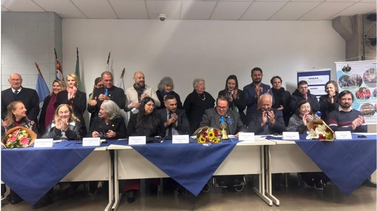 Rotary Club de Cotia Granja Vianna Inspiração empossa nova diretoria para o Ano Rotário 2026-2027