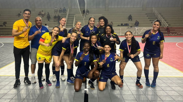 Cotia encerra participação nos Jogos Regionais com medalhas no futsal, karatê e atletismo