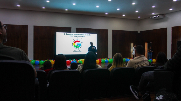 Carapicuíba implanta Google for Education e amplia transformação digital nas escolas municipais