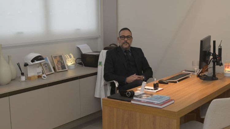 Dr. Waldenor Silva Lopes: especialista em doenças do couro cabeludo e transplante capilar 