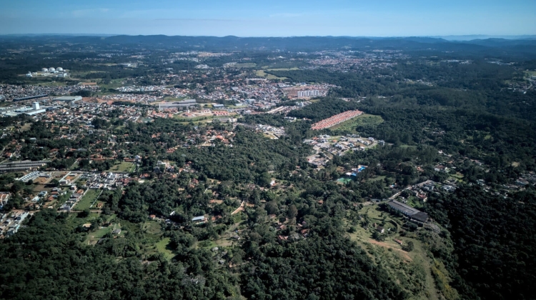 Cotia adere a sistema federal de monitoramento por satélite para combater irregularidades ambientais e urbanas